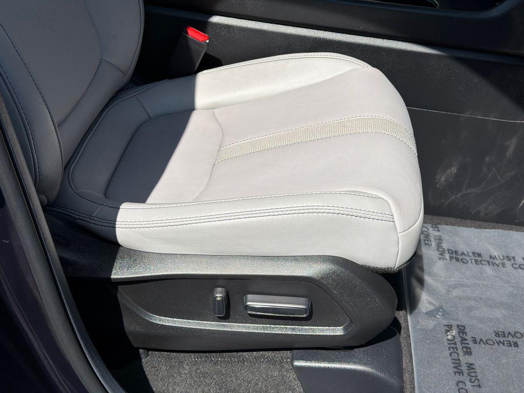 used 2025 Honda Pilot car, priced at $43,500