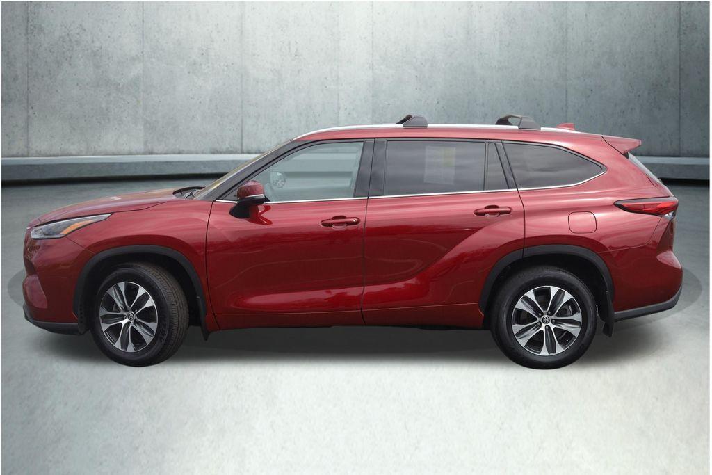 used 2021 Toyota Highlander car, priced at $30,248