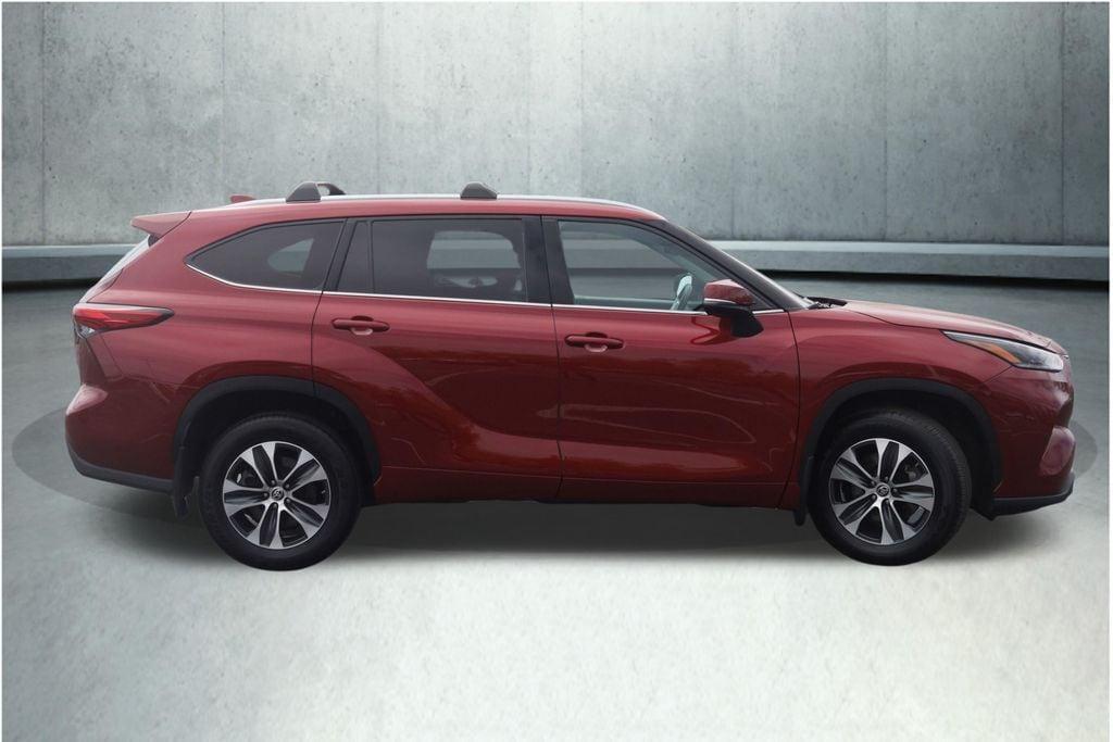 used 2021 Toyota Highlander car, priced at $30,248