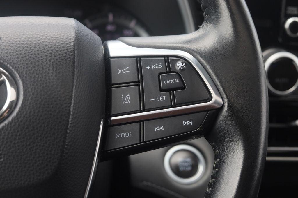 used 2021 Toyota Highlander car, priced at $30,248