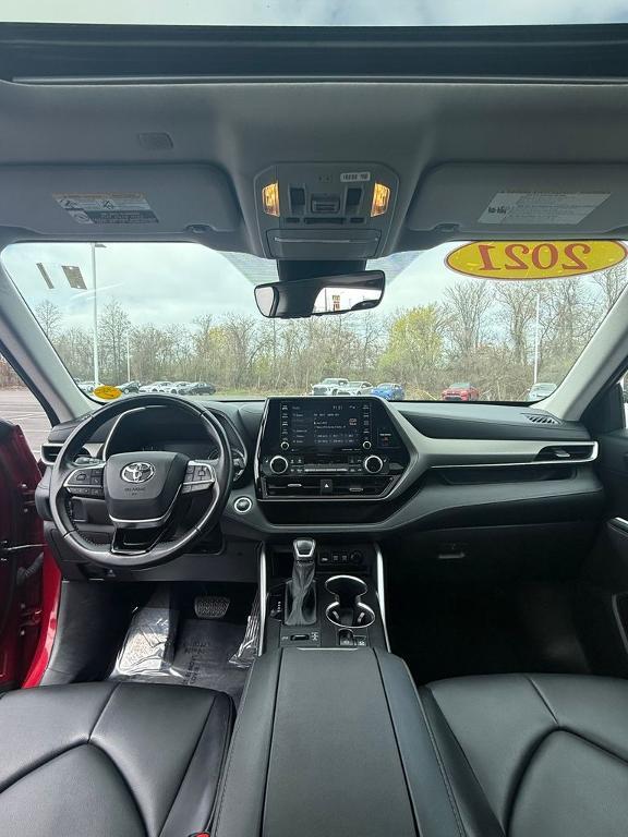 used 2021 Toyota Highlander car, priced at $30,248