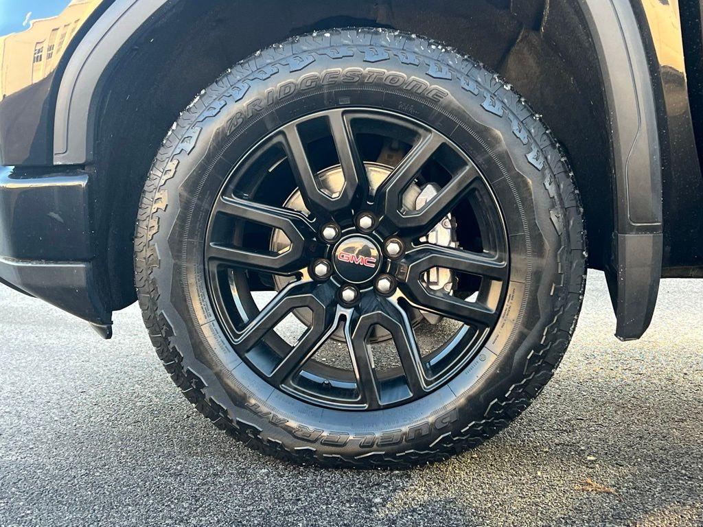 used 2023 GMC Sierra 1500 car, priced at $40,896