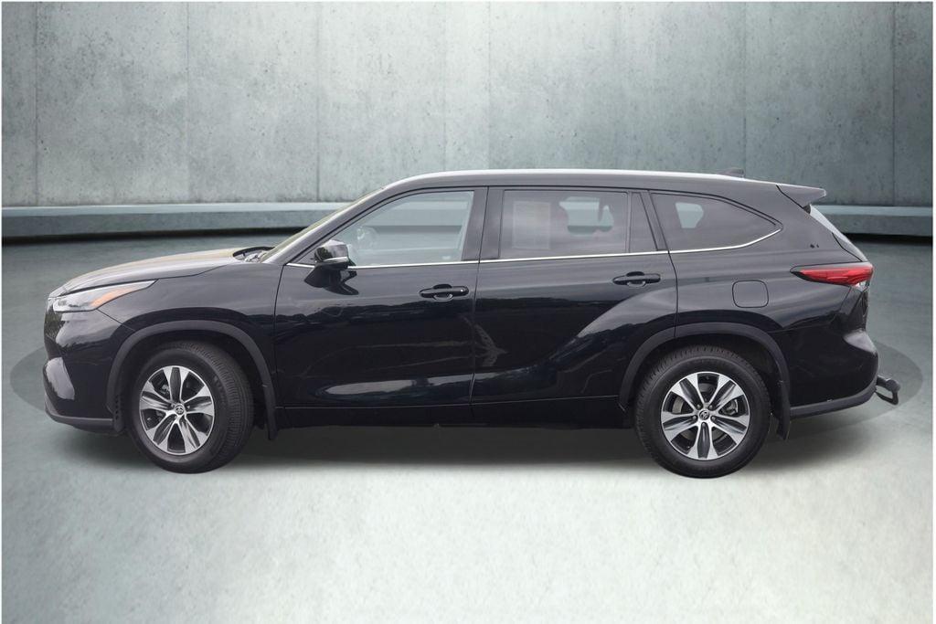 used 2022 Toyota Highlander car, priced at $36,696