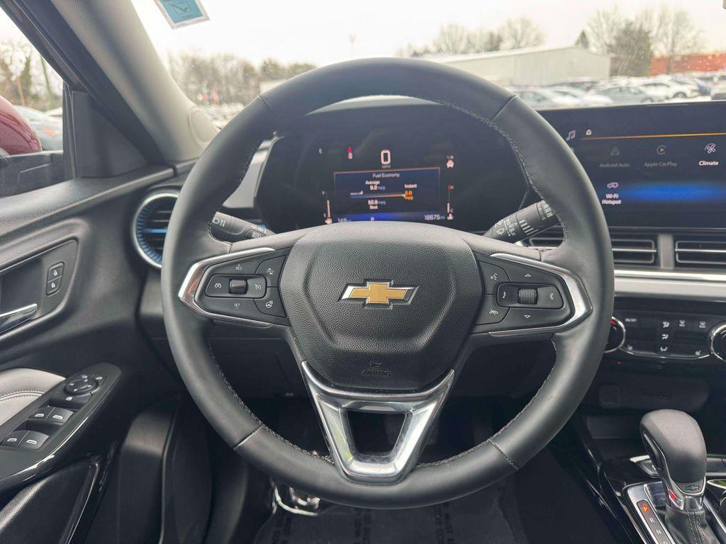 used 2025 Chevrolet Trax car, priced at $18,995