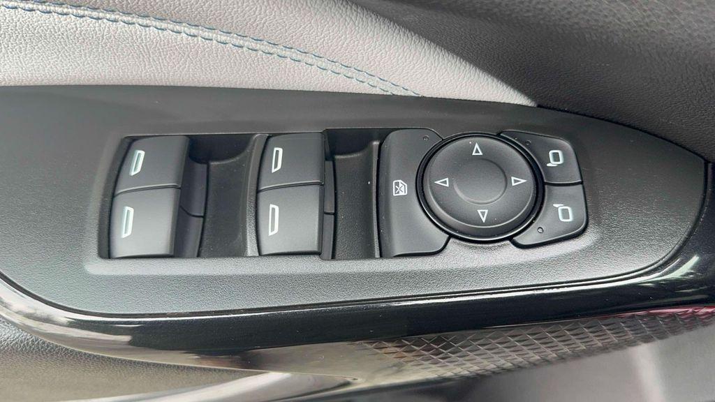 used 2025 Chevrolet Trax car, priced at $18,995