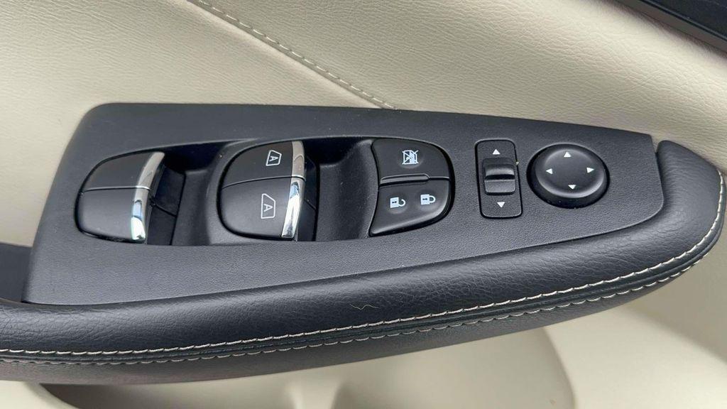 used 2023 Nissan Maxima car, priced at $31,995