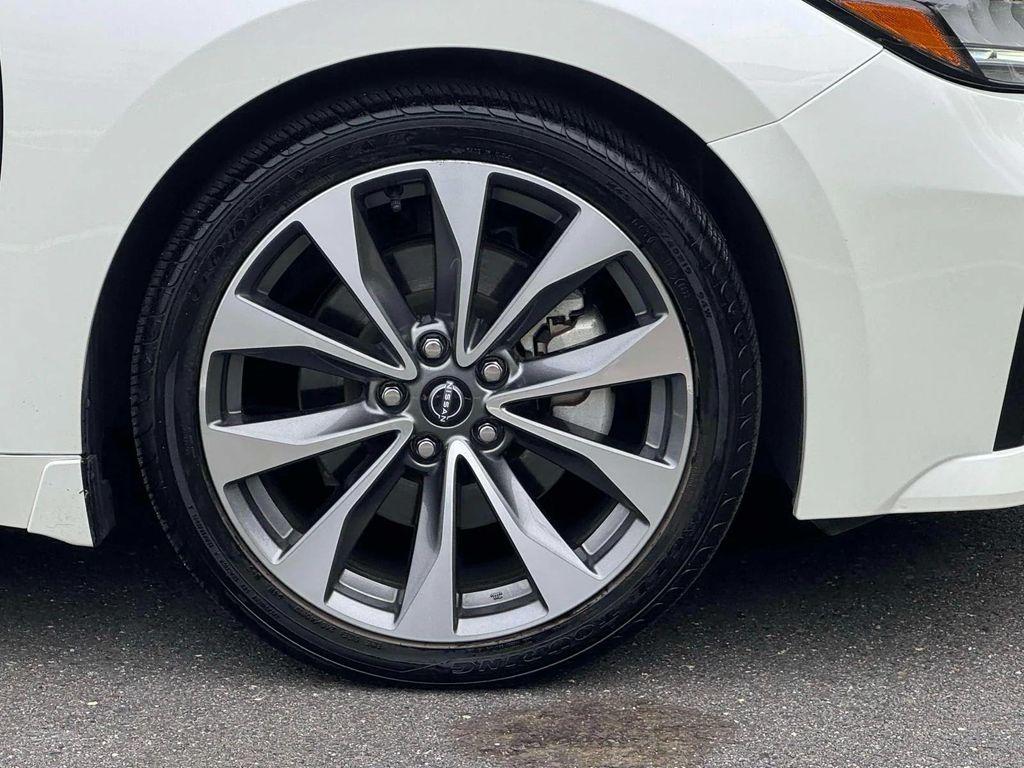 used 2023 Nissan Maxima car, priced at $31,995