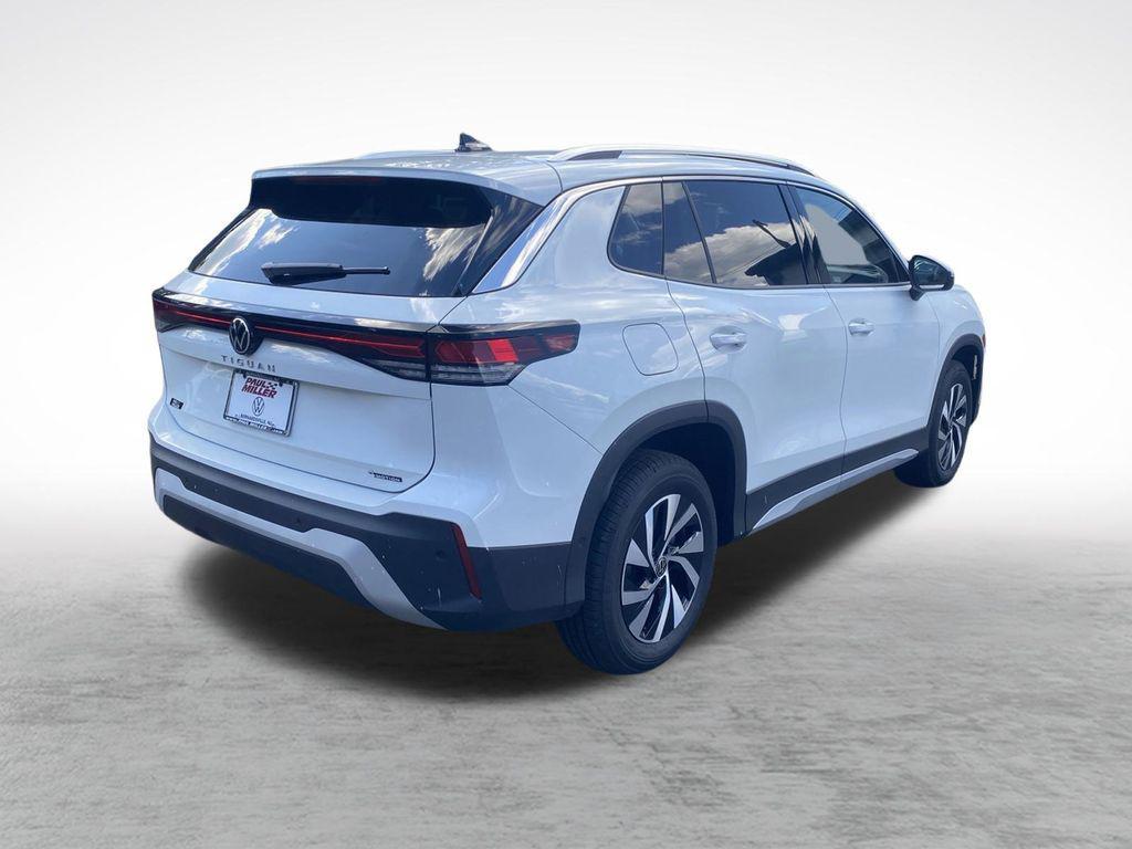 new 2025 Volkswagen Tiguan car, priced at $32,382