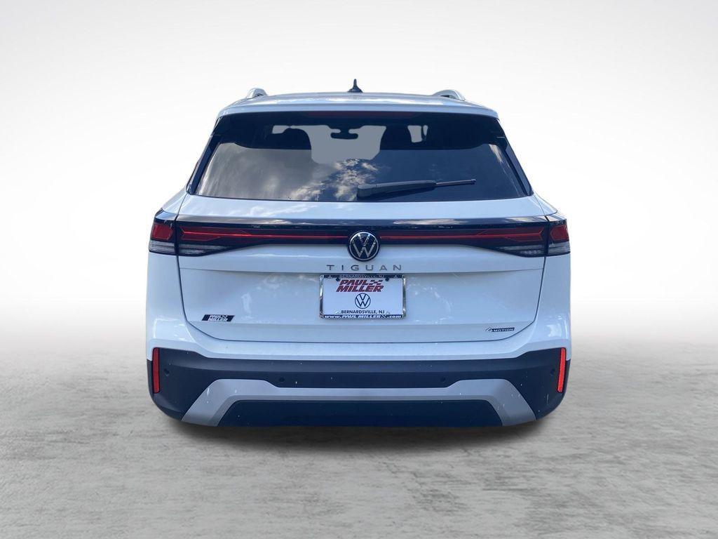 new 2025 Volkswagen Tiguan car, priced at $32,382