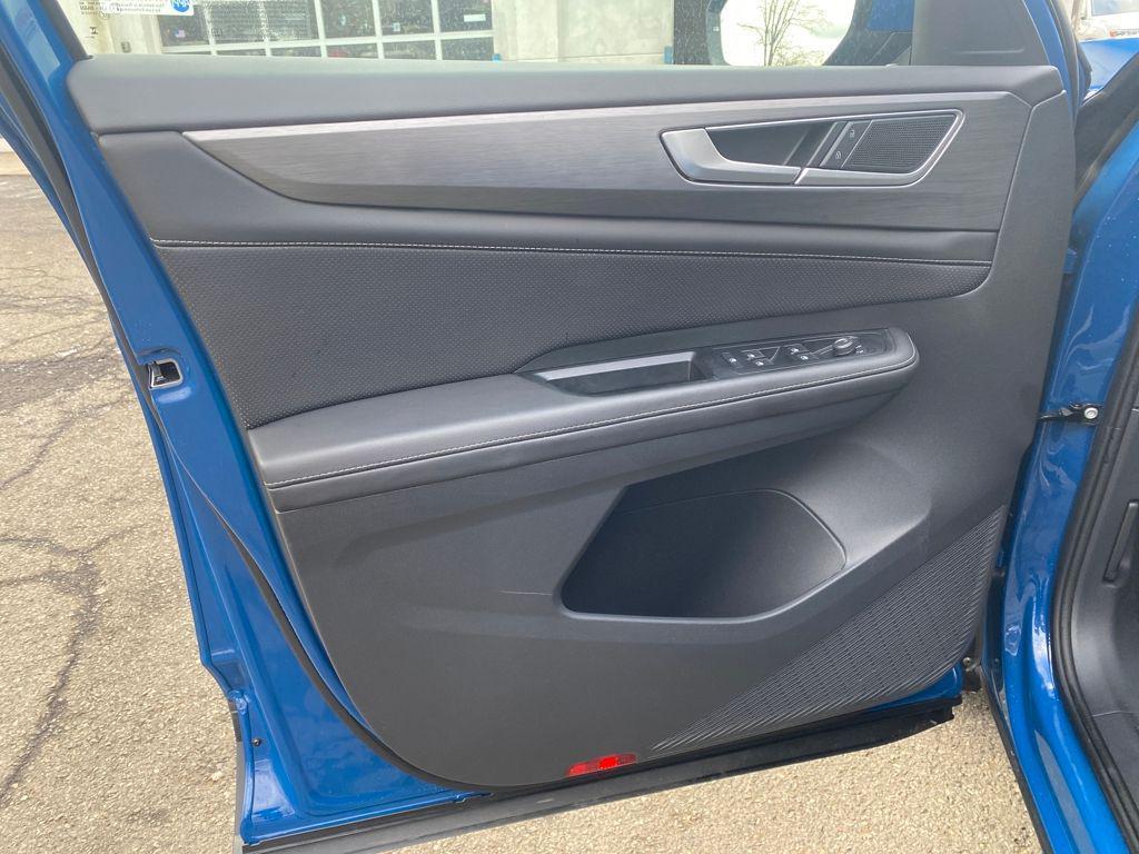 used 2025 Volkswagen Atlas Cross Sport car, priced at $29,997