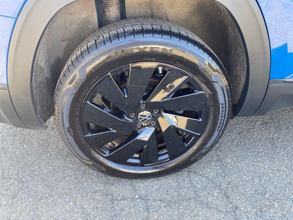 used 2025 Volkswagen Atlas car, priced at $35,888