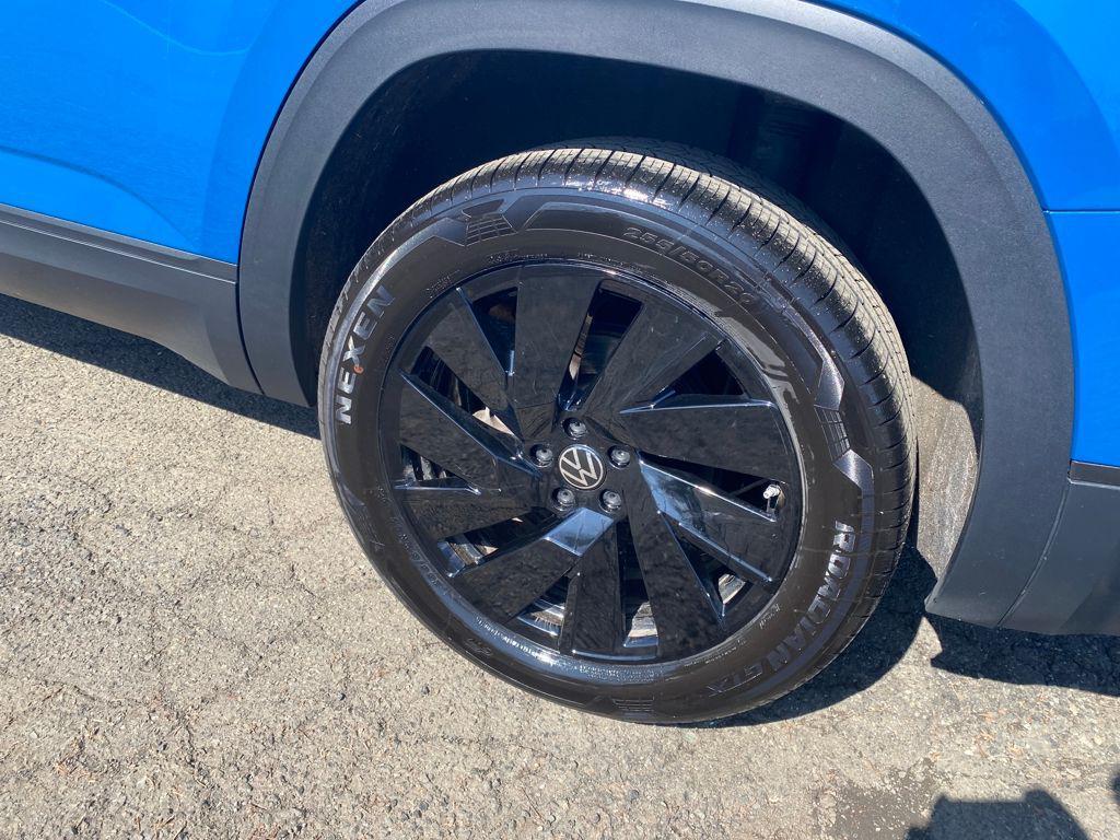 used 2025 Volkswagen Atlas car, priced at $35,888