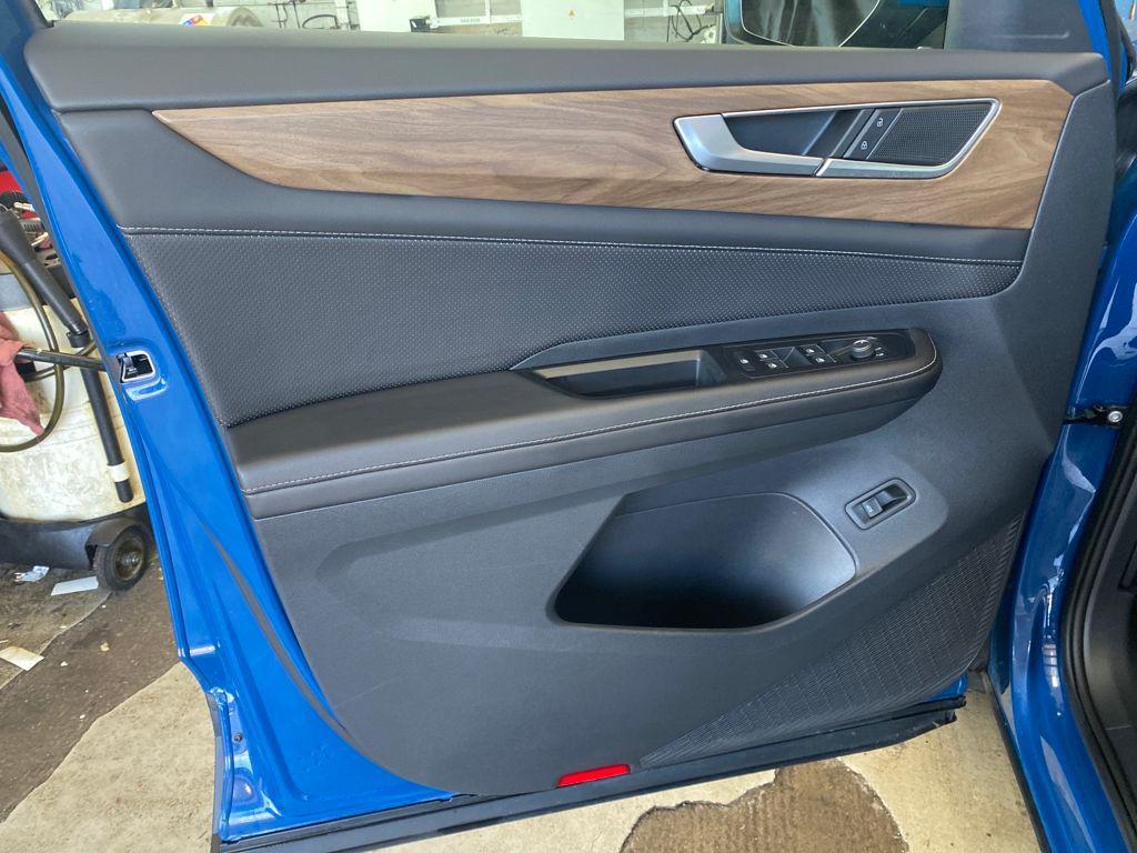 used 2025 Volkswagen Atlas car, priced at $35,888