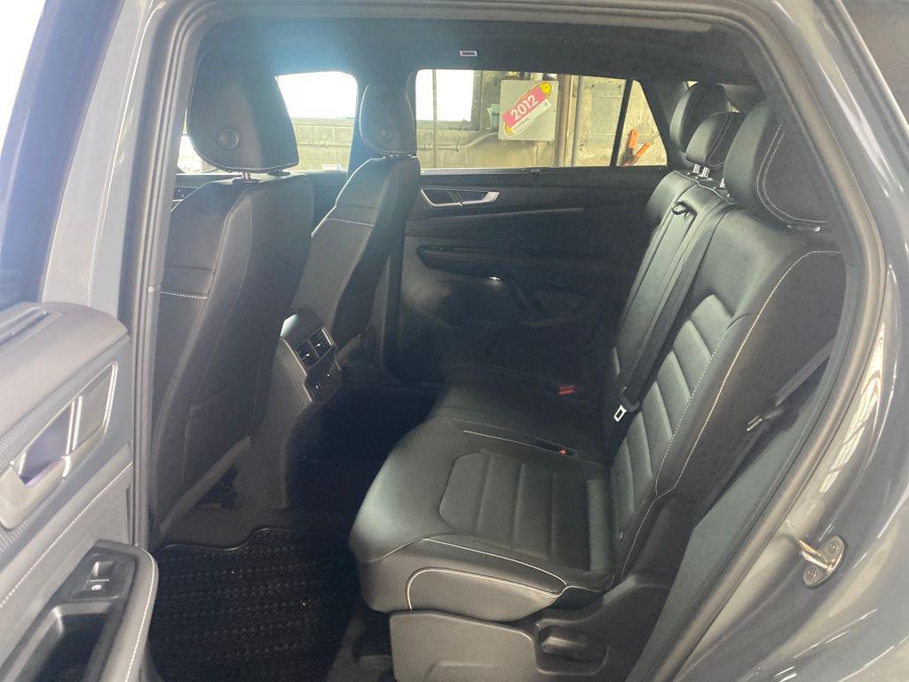 new 2026 Volkswagen Atlas Cross Sport car, priced at $53,864