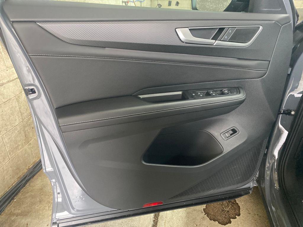 new 2026 Volkswagen Atlas Cross Sport car, priced at $53,864