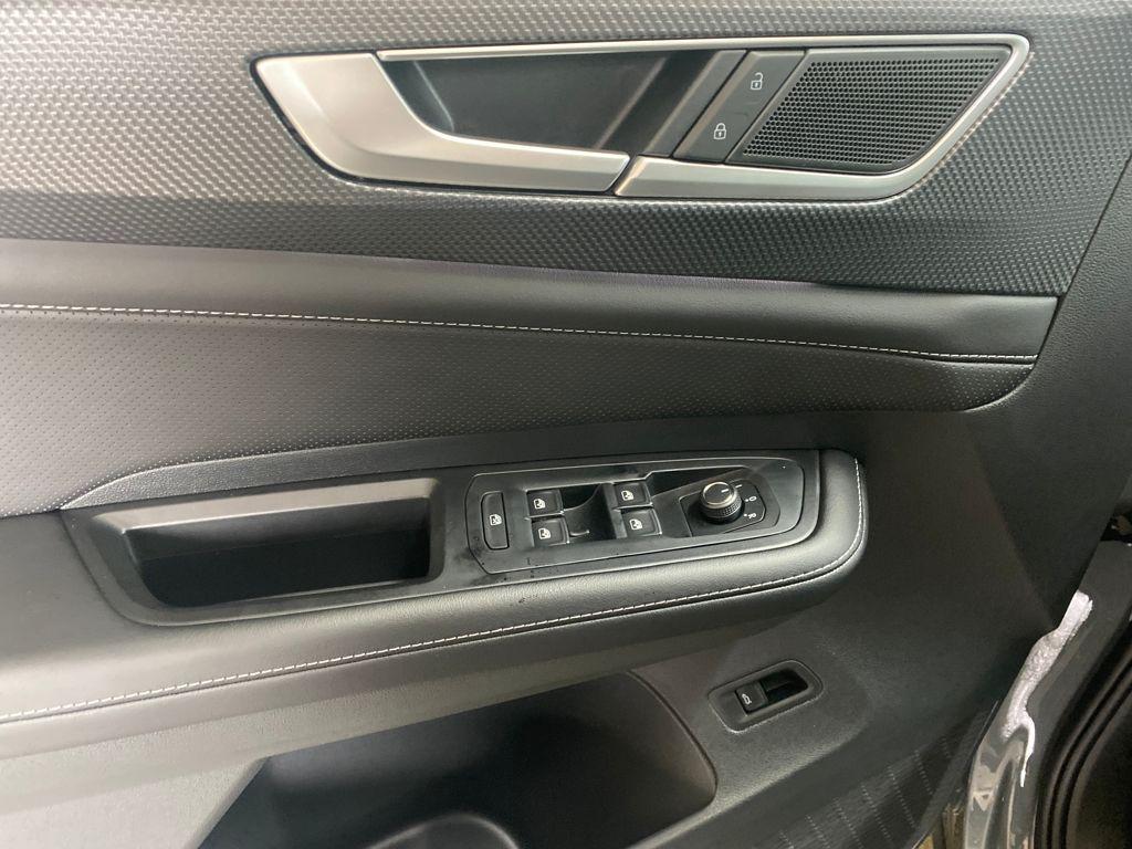 new 2026 Volkswagen Atlas Cross Sport car, priced at $53,864