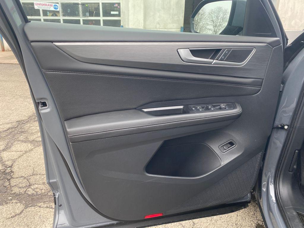 new 2026 Volkswagen Atlas Cross Sport car, priced at $49,288