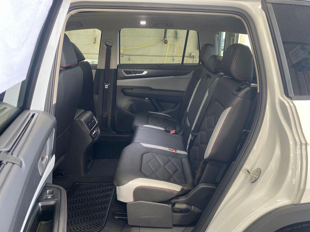 new 2026 Volkswagen Atlas car, priced at $51,004