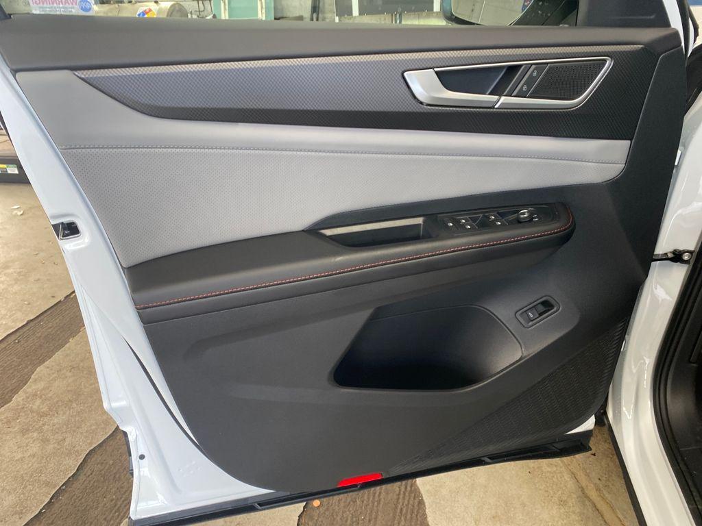 new 2026 Volkswagen Atlas car, priced at $51,004