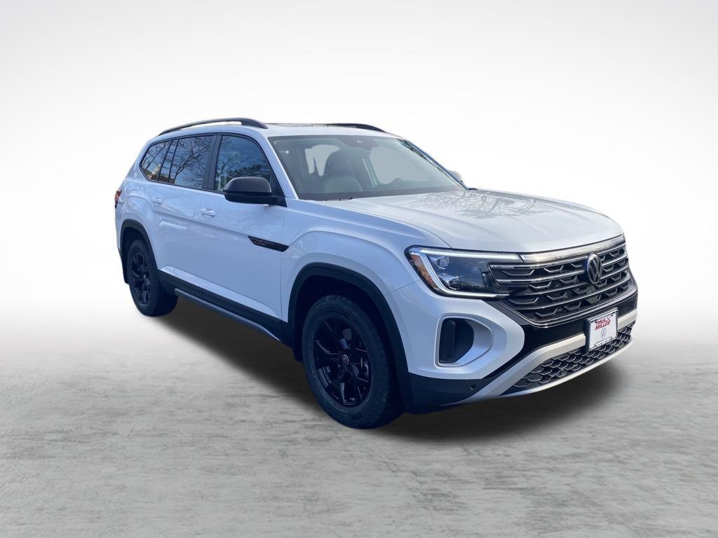 new 2026 Volkswagen Atlas car, priced at $51,004