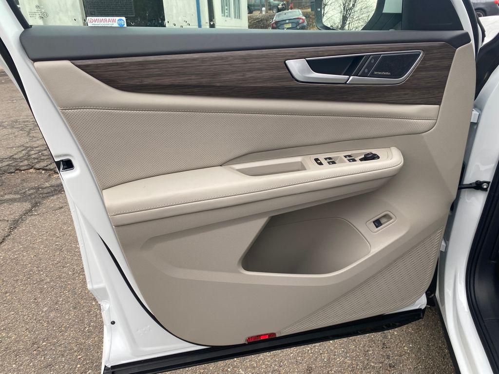 new 2026 Volkswagen Atlas car, priced at $58,628