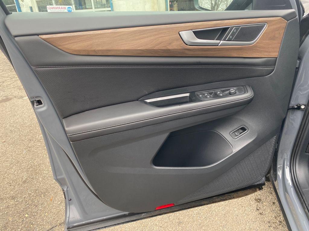 new 2026 Volkswagen Atlas car, priced at $50,869