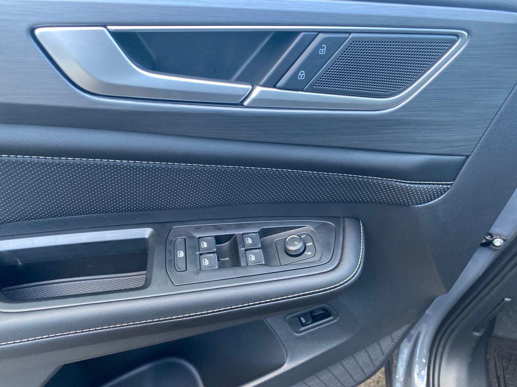 new 2026 Volkswagen Atlas Cross Sport car, priced at $49,312