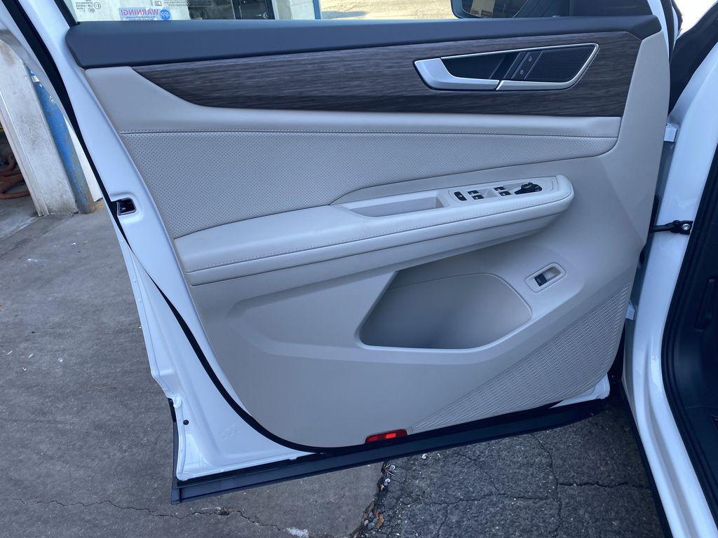 new 2026 Volkswagen Atlas car, priced at $52,671