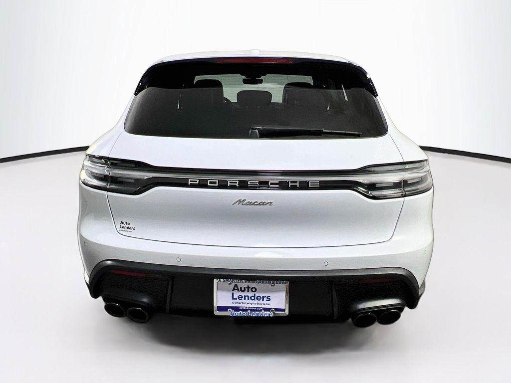 Porsche Macan view 6