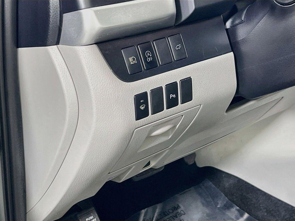 used 2019 Toyota Highlander car, priced at $31,569
