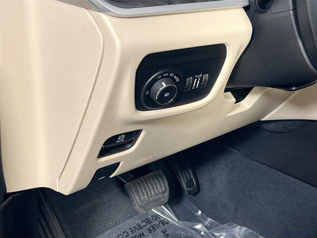 used 2023 Jeep Grand Cherokee car, priced at $35,114