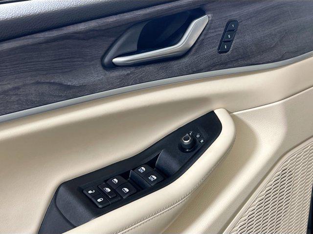 used 2023 Jeep Grand Cherokee car, priced at $35,114