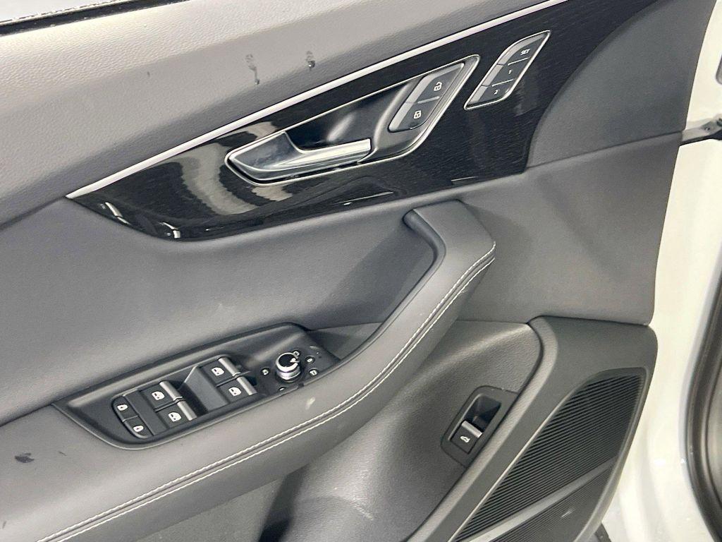 used 2025 Audi Q7 car, priced at $61,950