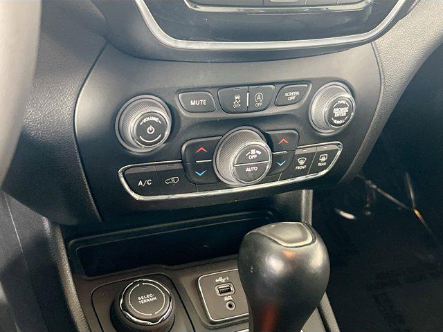 used 2022 Jeep Cherokee car, priced at $23,618