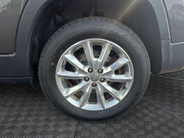 used 2015 Jeep Cherokee car, priced at $13,320