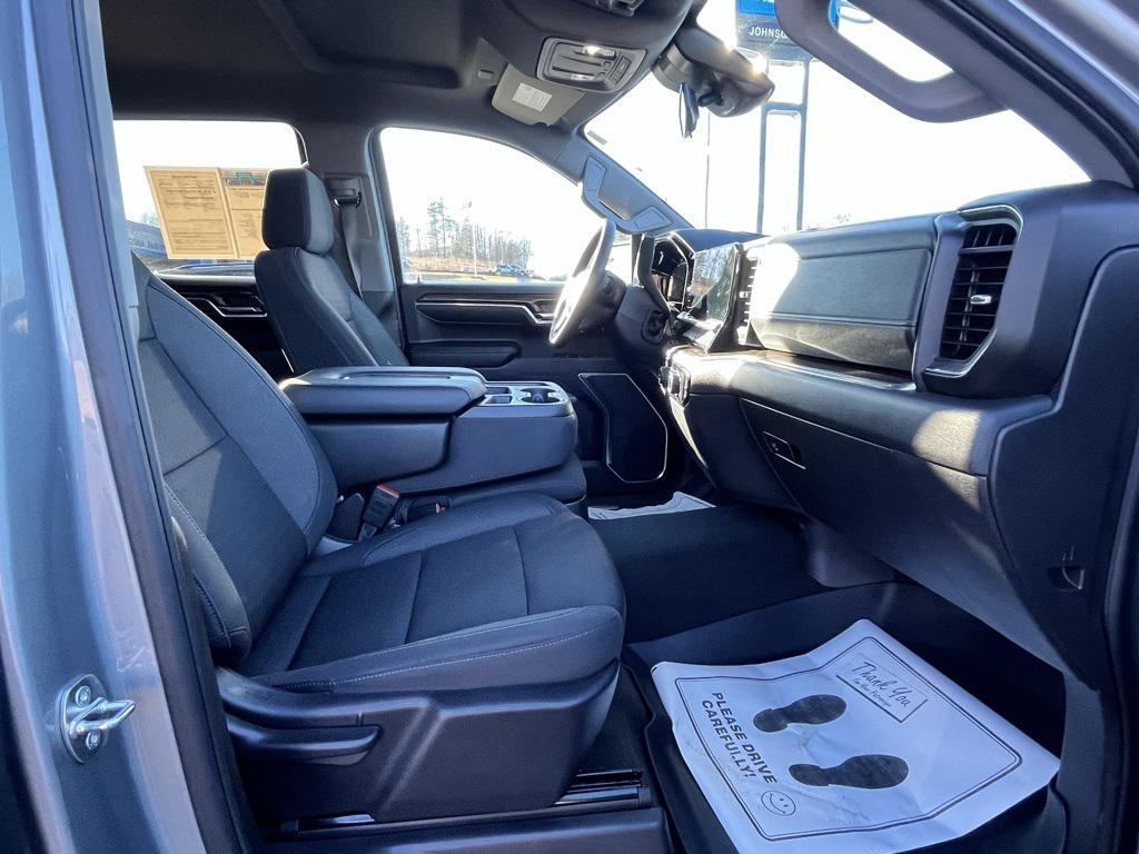 used 2024 Chevrolet Silverado 1500 car, priced at $38,376