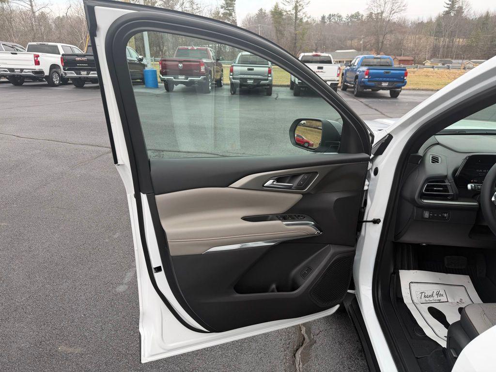 new 2026 Chevrolet Traverse car, priced at $47,107