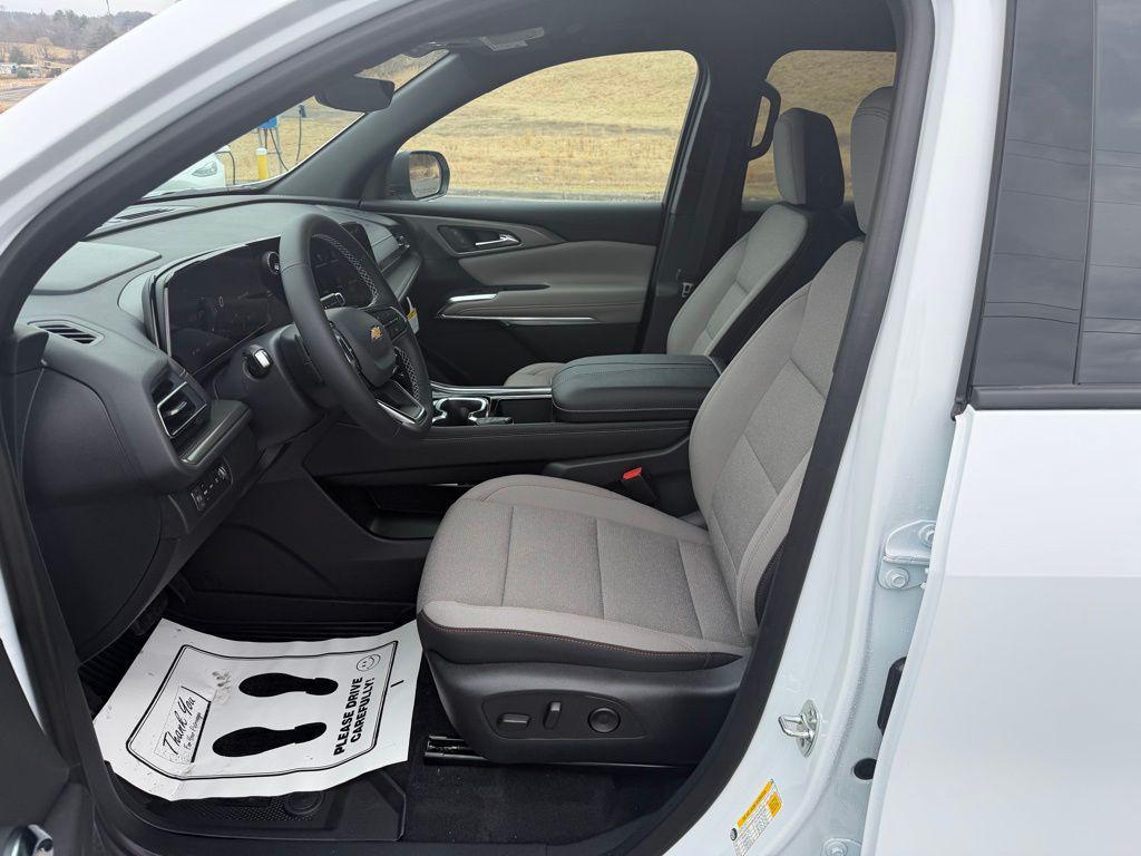 new 2026 Chevrolet Traverse car, priced at $47,107