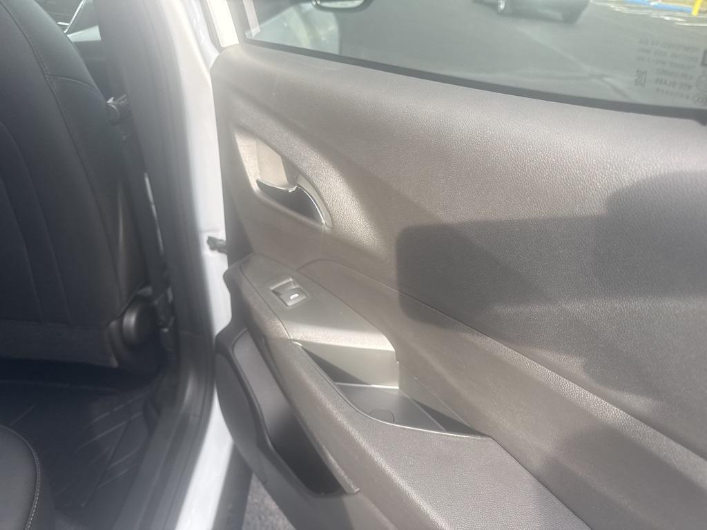 new 2026 Chevrolet Trax car, priced at $27,995