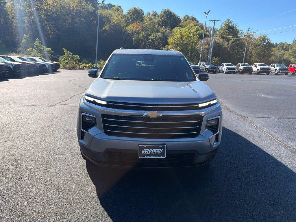 used 2025 Chevrolet Traverse car, priced at $35,587