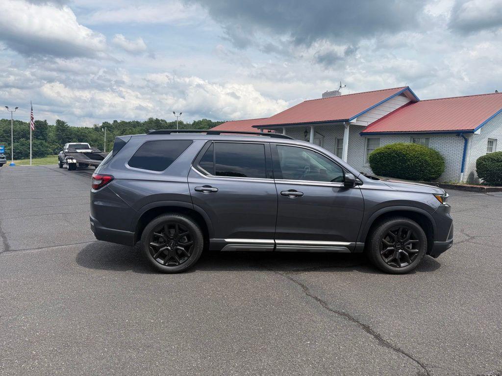 used 2025 Honda Pilot car, priced at $47,950