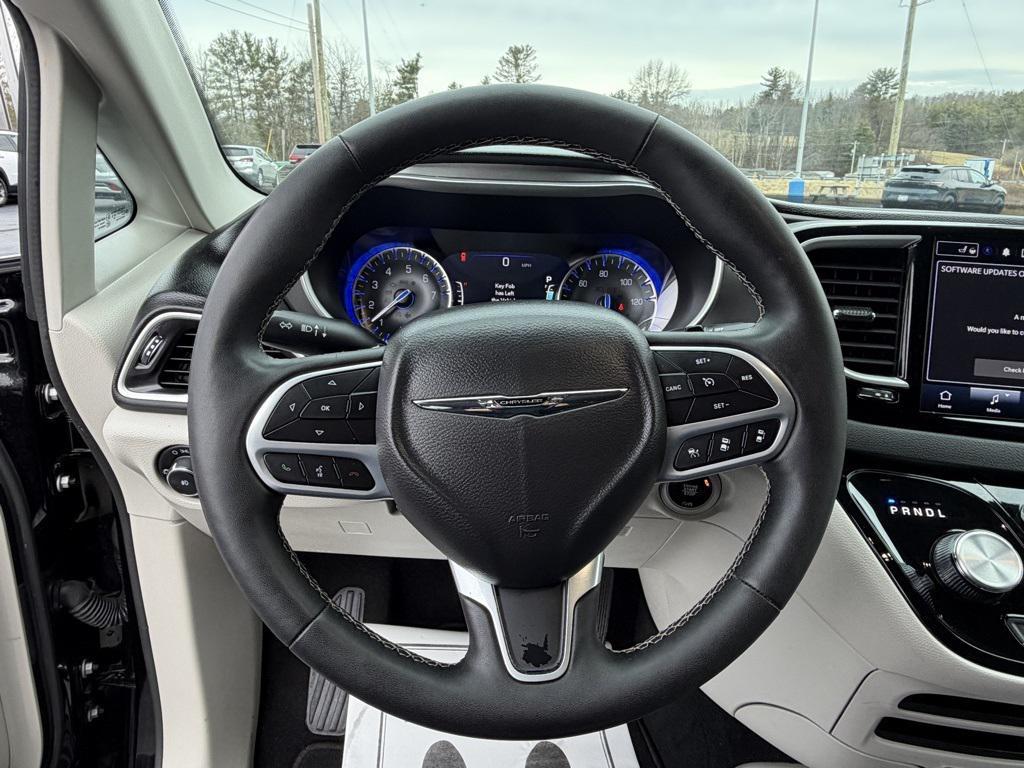 used 2024 Chrysler Pacifica car, priced at $26,136