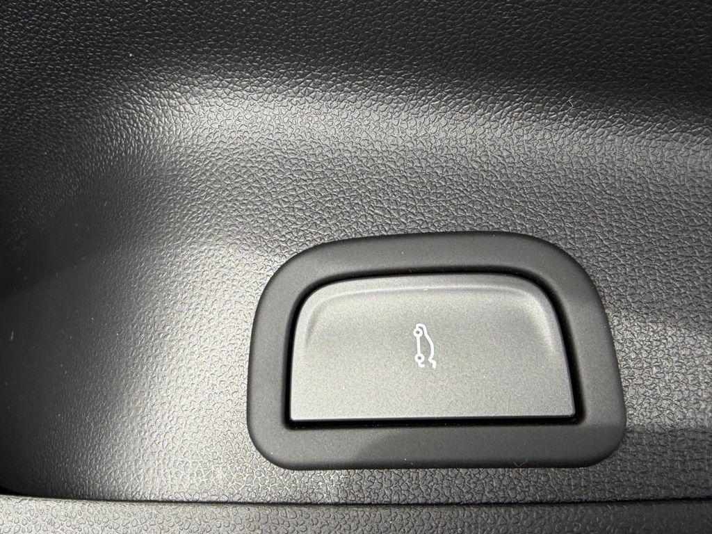 new 2026 Chevrolet Traverse car, priced at $48,911