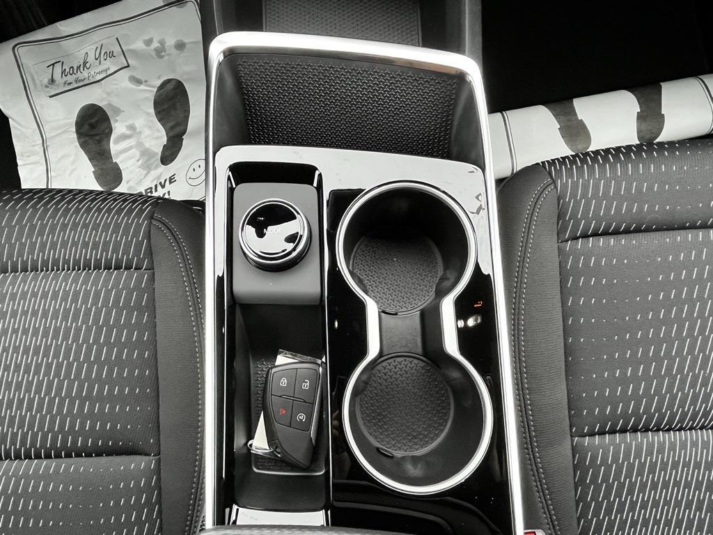 new 2026 Chevrolet Equinox car, priced at $31,282