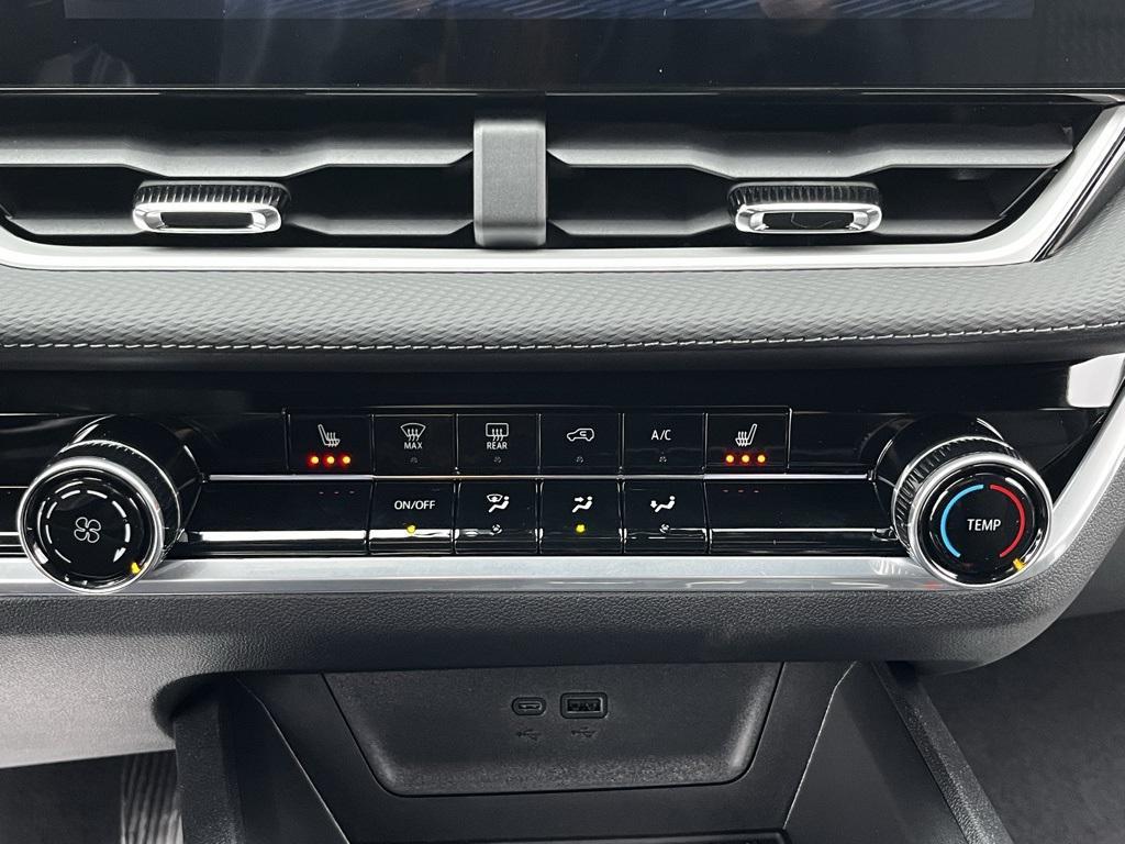 new 2026 Chevrolet Equinox car, priced at $31,282