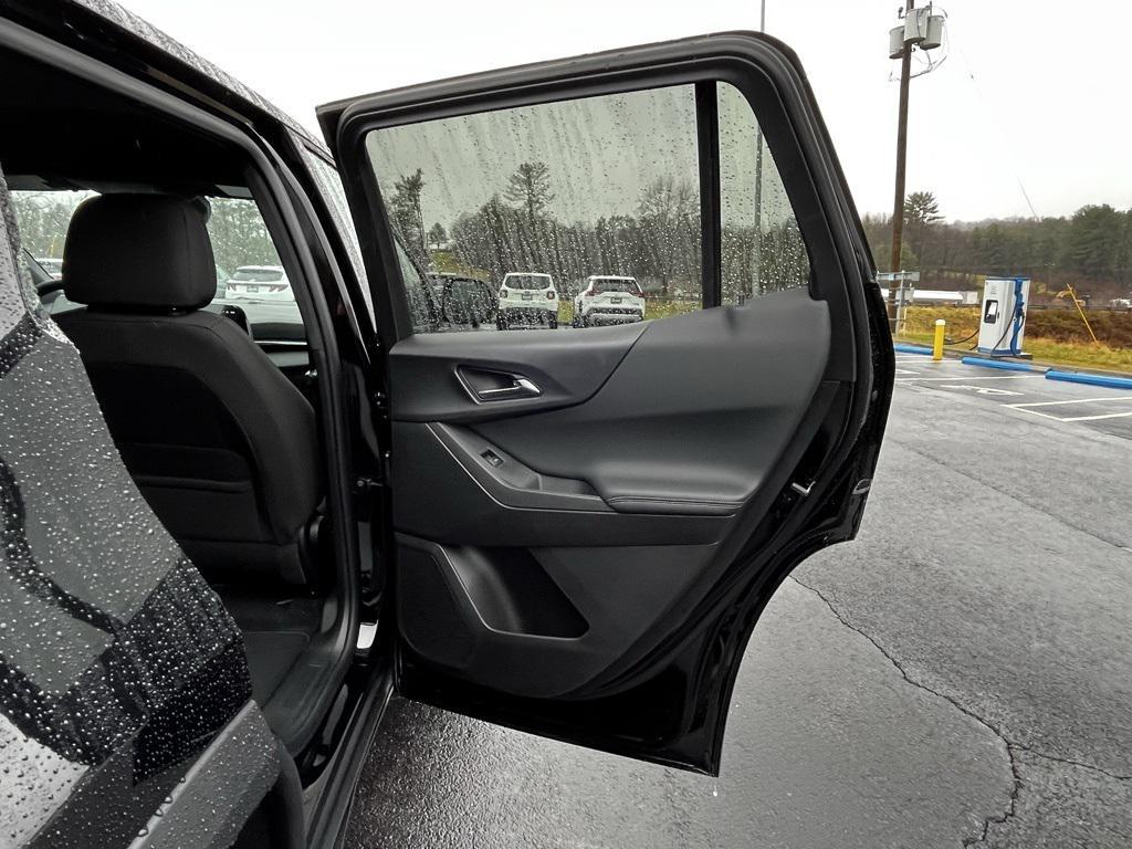 new 2026 Chevrolet Equinox car, priced at $31,282