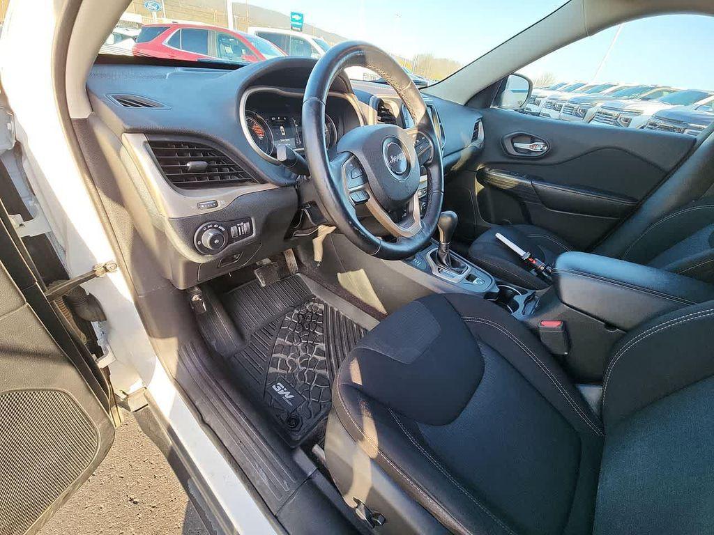 used 2016 Jeep Cherokee car, priced at $11,995