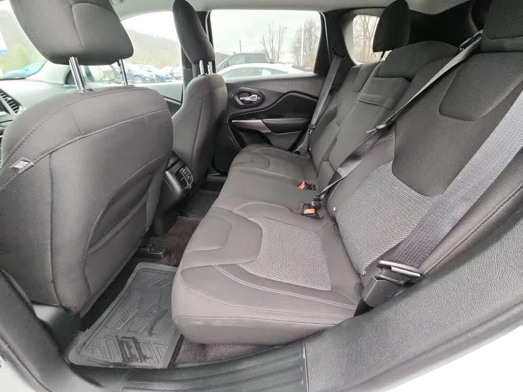 used 2019 Jeep Cherokee car, priced at $20,995