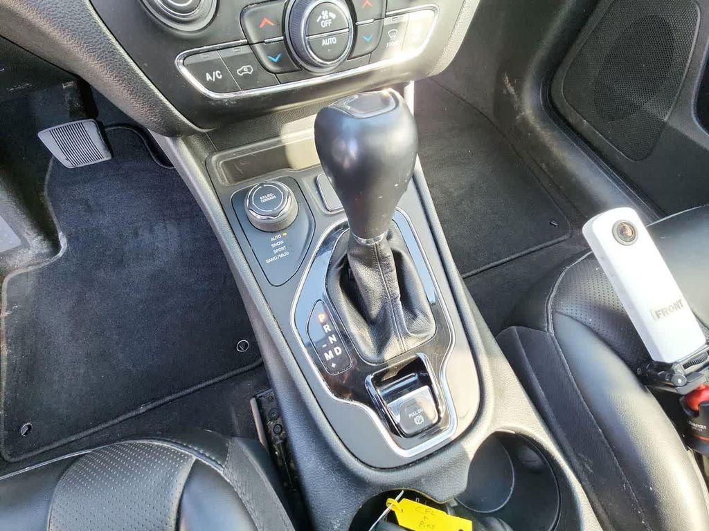 used 2022 Jeep Cherokee car, priced at $19,995