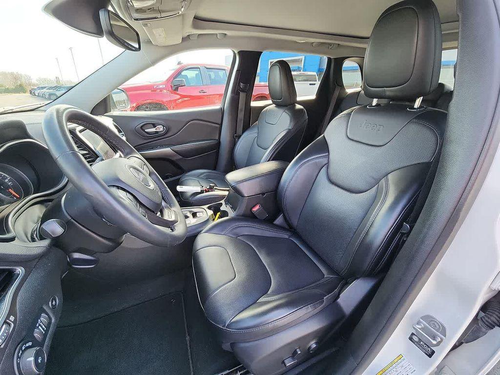 used 2022 Jeep Cherokee car, priced at $19,995